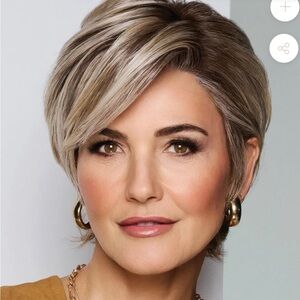 Rachel Welch Posh Premier, RL8/12SS Iced Mocha. New in box.